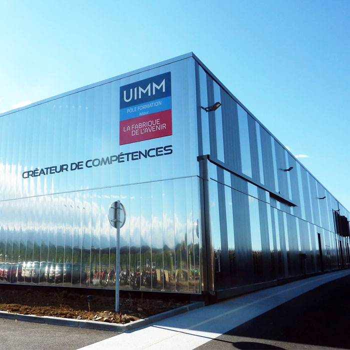 projet-marche-public-batiment-facade-metallique-kego-architectes